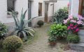 27 Innenhof b