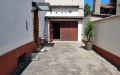 2 Einfahrt und Garage