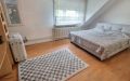 17Vorderhaus DG Schlafzimmer